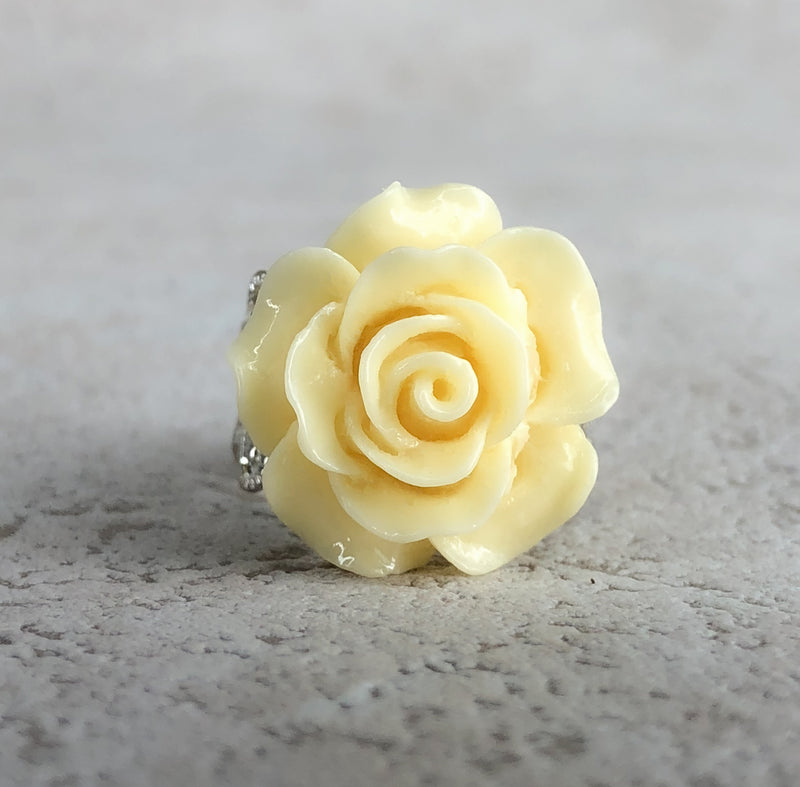 Frühlingsrose - Cremeweiss - Floraler Ring im Vintage Stil - VINRIN-38