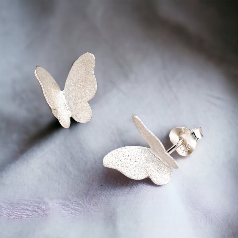 Mini Schmetterlinge Ohrstecker - Minimalistischer 925 Sterling Silber MadamLili –